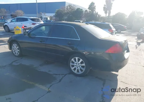 2006 Honda Accord 3.0 Ex z USA, uszkodzony, nr VIN 1HGCM66586A066744